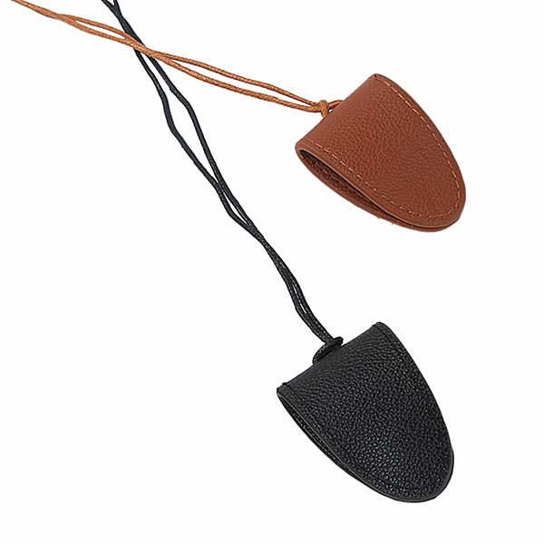 皮革釦式眼鏡夾(黑色/棕色)1入 款式可選 皮革釦式眼鏡夾(黑色/棕色)1入 款式可選