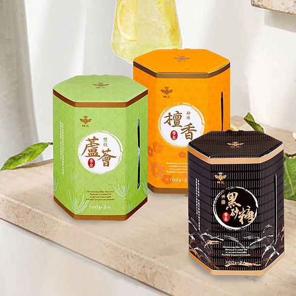 蜂王~沖繩黑砂糖/蘆薈雙效潤膚/珍珠檀香香皂(100gx3入) 款式可選 蜂王~沖繩黑砂糖/蘆薈雙效潤膚/珍珠檀香香皂(100gx3入) 款式可選