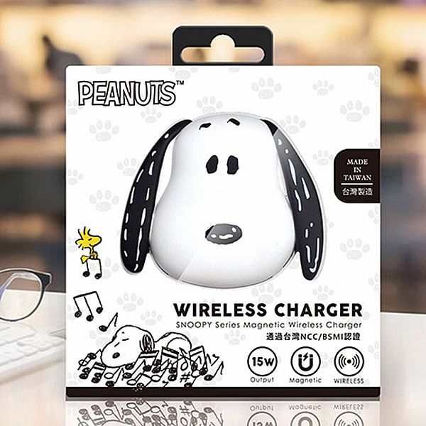 PEANUTS~SNOOPY造型磁吸無線充電盤(附底座)1入 PEANUTS~SNOOPY造型磁吸無線充電盤(附底座)1入
