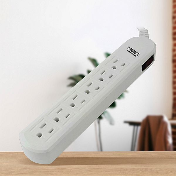 太星電工~電腦線一開六插延長線(3P15A4尺)OCB61304(1入) 太星電工~電腦線一開六插延長線(3P15A4尺)OCB61304(1入)