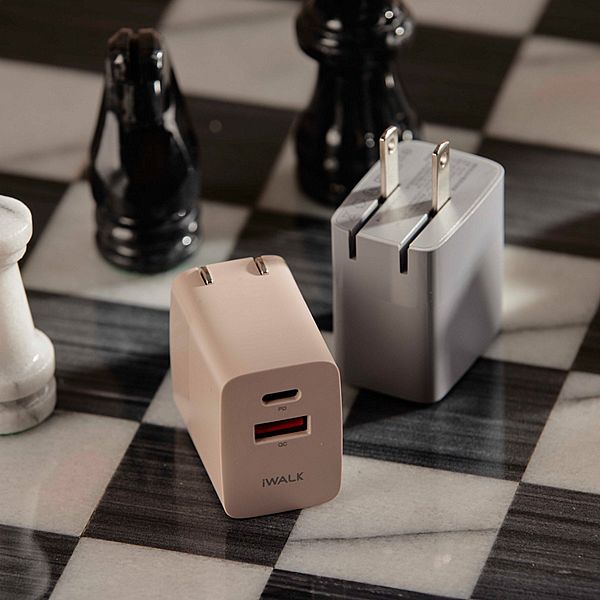 IWALK~方塊酥閃充快充頭(1入) 款式可選 IWALK~方塊酥閃充快充頭(1入) 款式可選
