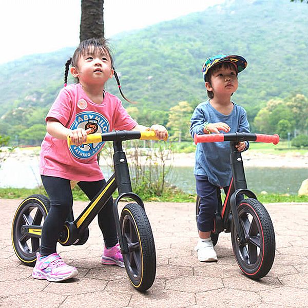 mimi~日本輕量折疊攜帶式滑步車(防爆膠)1入 款式可選 mimi~日本輕量折疊攜帶式滑步車(防爆膠)1入 款式可選