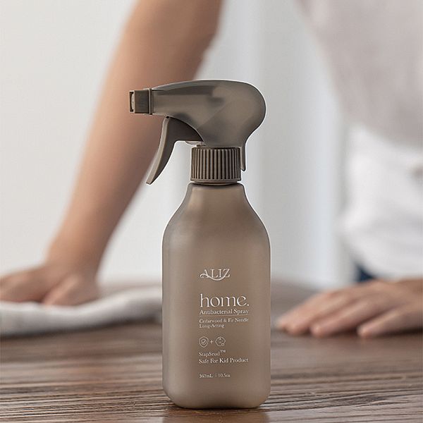 ALIZ 愛裡時氣味藝術~清香純淨雪松防護噴霧(360ml) ALIZ 愛裡時氣味藝術~清香純淨雪松防護噴霧(360ml)