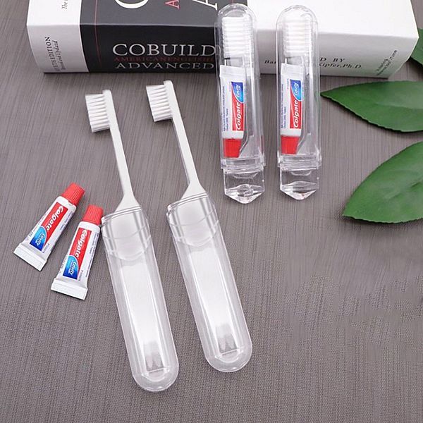 便攜旅行摺疊牙刷(附牙膏)1組入 刷頭顏色隨機出貨 便攜旅行摺疊牙刷(附牙膏)1組入 刷頭顏色隨機出貨