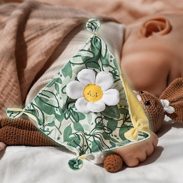 Mary Meyer 蜜兒~柔軟安撫巾(微笑小雛菊)1入 Mary Meyer 蜜兒~柔軟安撫巾(微笑小雛菊)1入