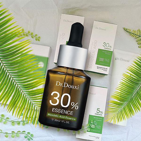 Dr.Douxi 朵璽~杏仁酸精華液30%(30ml) Dr.Douxi 朵璽~杏仁酸精華液30%(30ml)