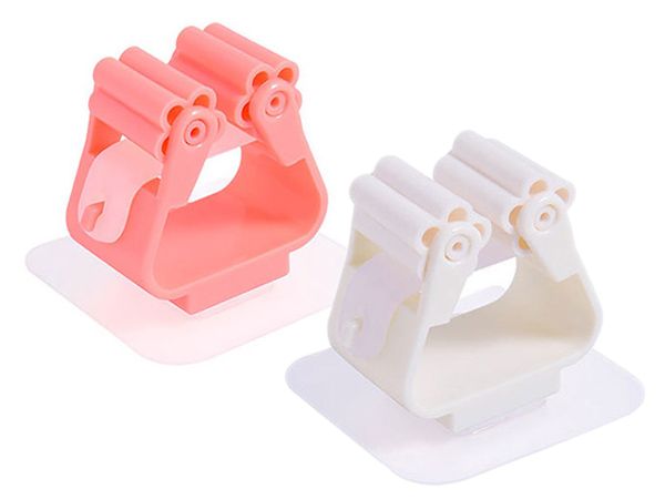 免打孔塑膠拖把掛勾(1入)  顏色隨機出貨