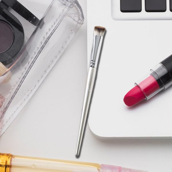 GUOXIAONIU 郭小妞~357三角熨斗高光提亮刷(1入)